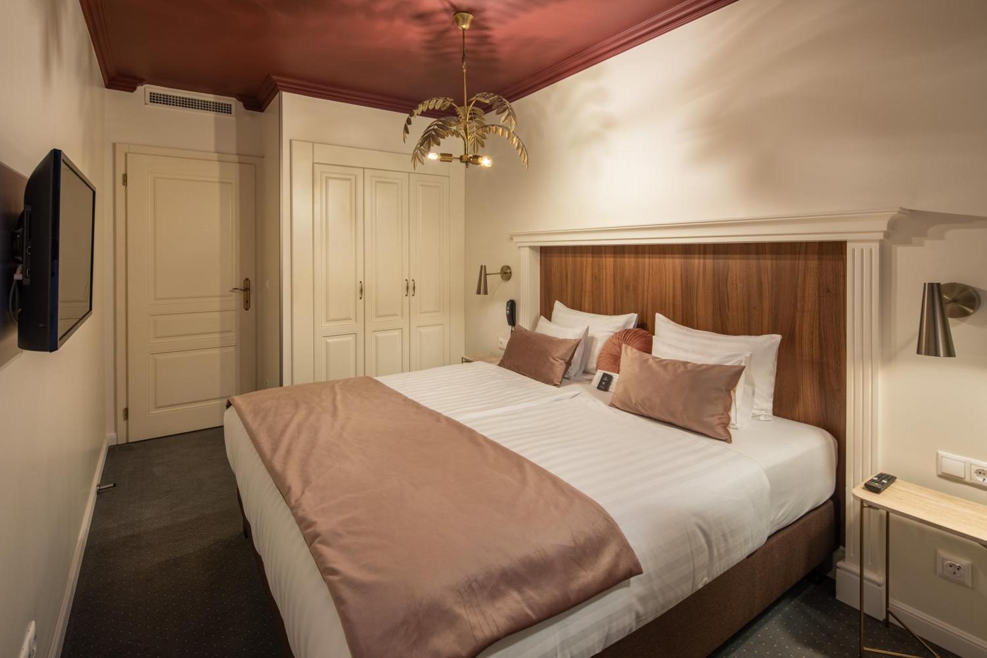 Queen's Court Hotel&residencia Hotel 5*