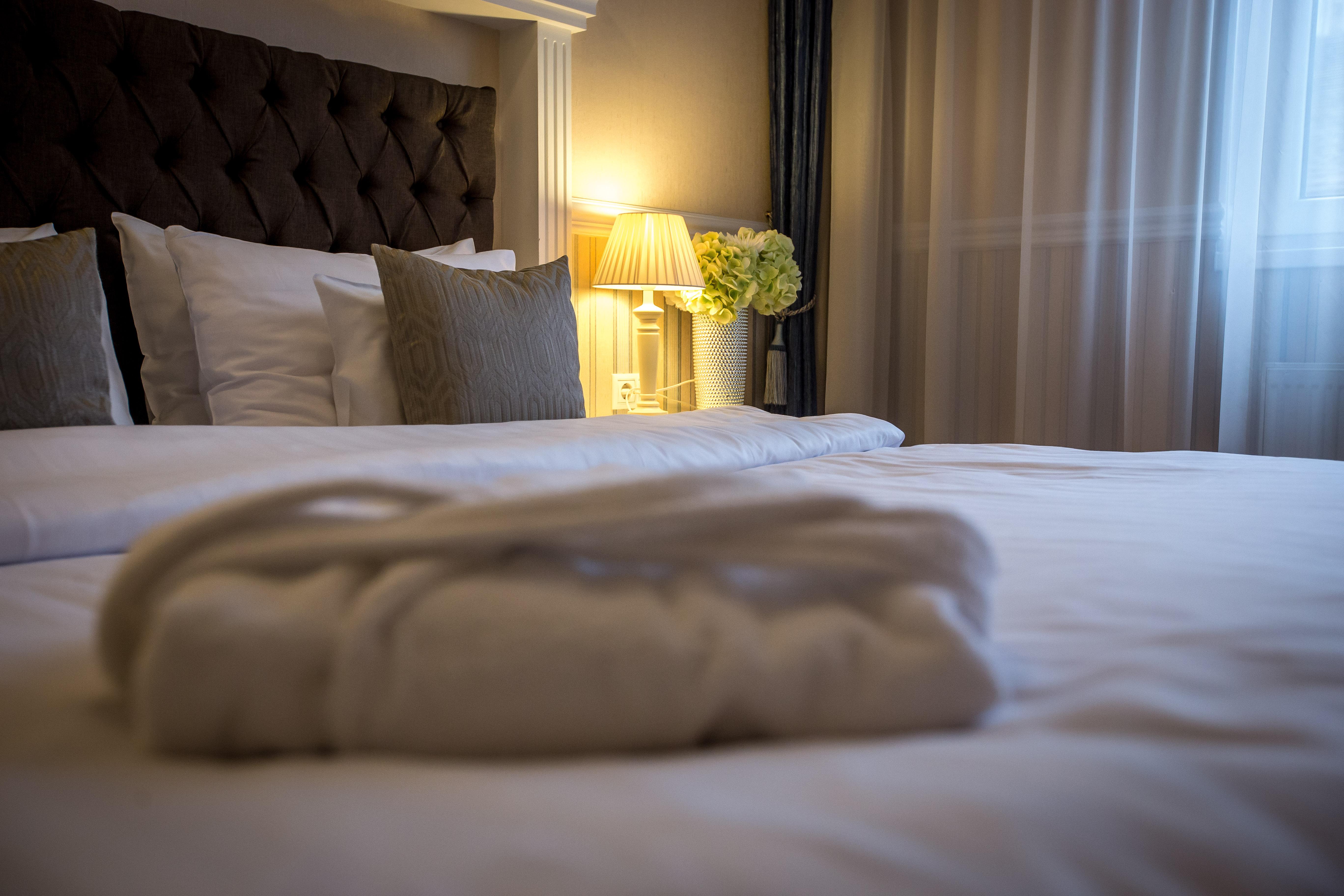 Queen's Court Hotel&residence 5*