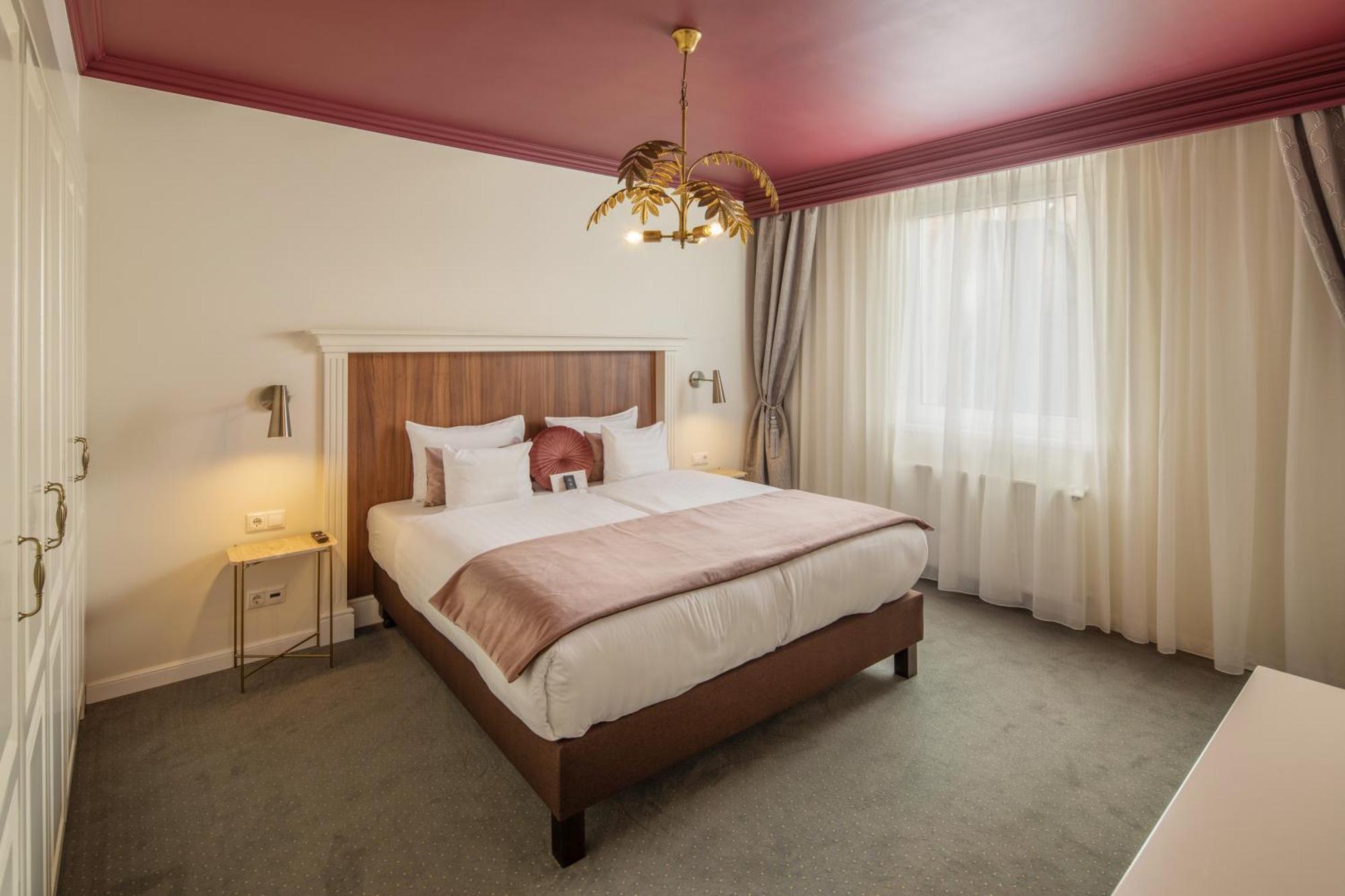 Queen's Court Hotel&residence Hotel Boedapest